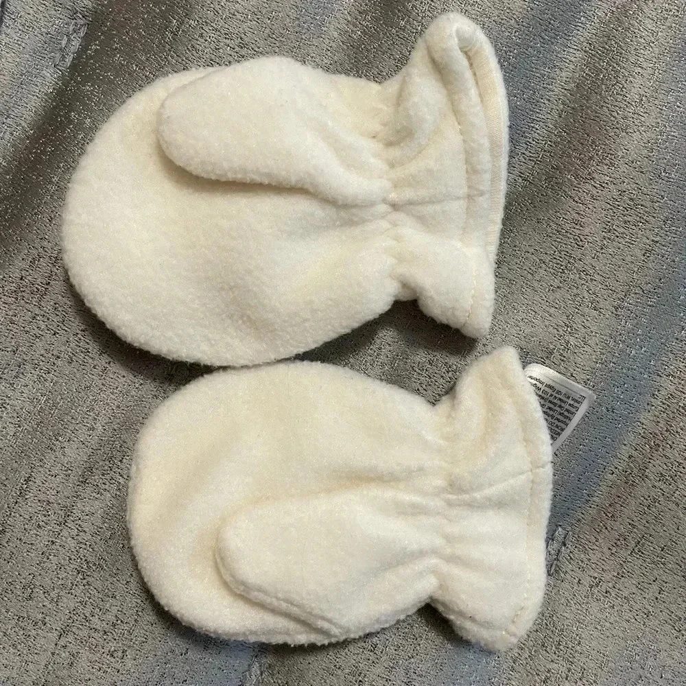 𝅺EUC‎ sweater poncho, leg warmers and mitt set
